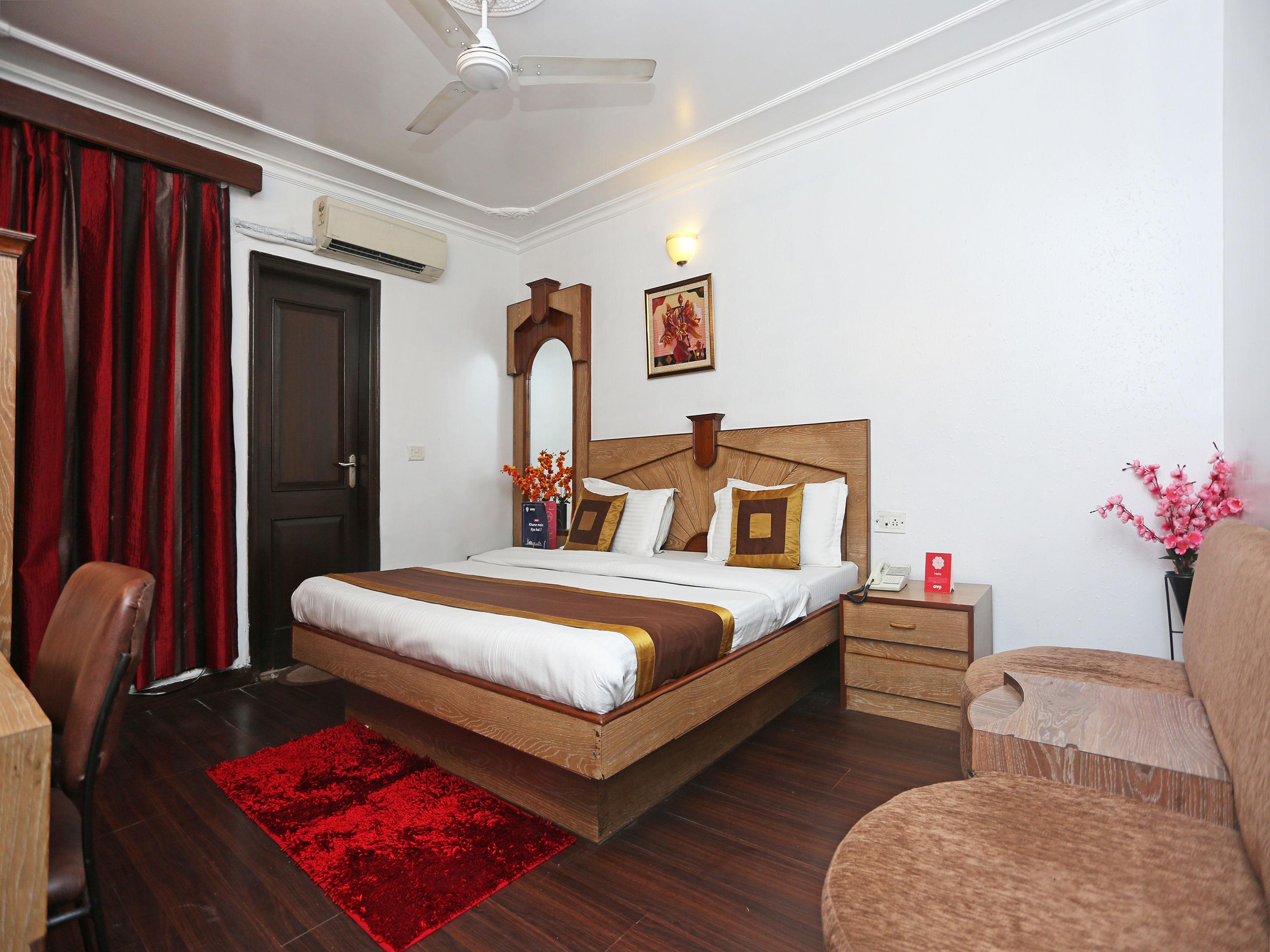 Fabexpress Welcome Palace Near Railway Station Hotel