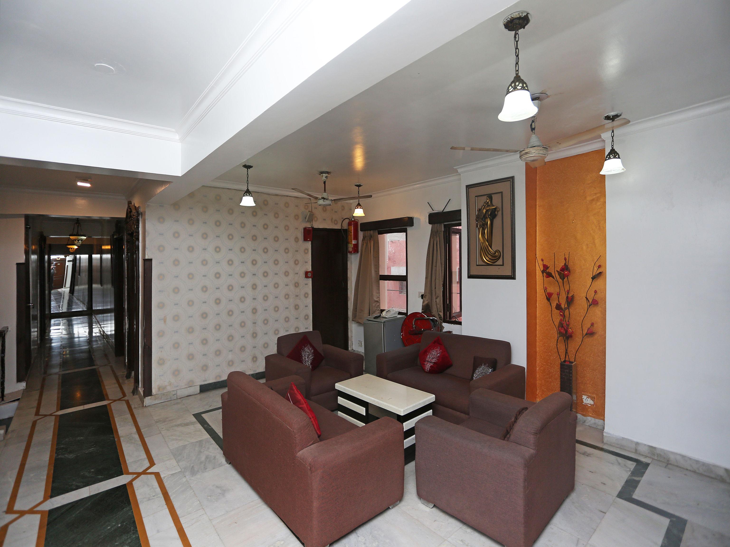 Fabexpress Welcome Palace Near Railway Station Hotel 3*